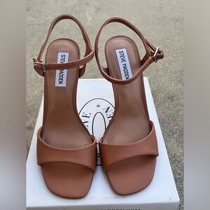Dainty tan  Steve Madden heels